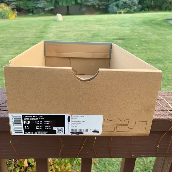 Lebron 18 Low Wile E. Vs Road Runner Space Jam - Picture 8 of 8